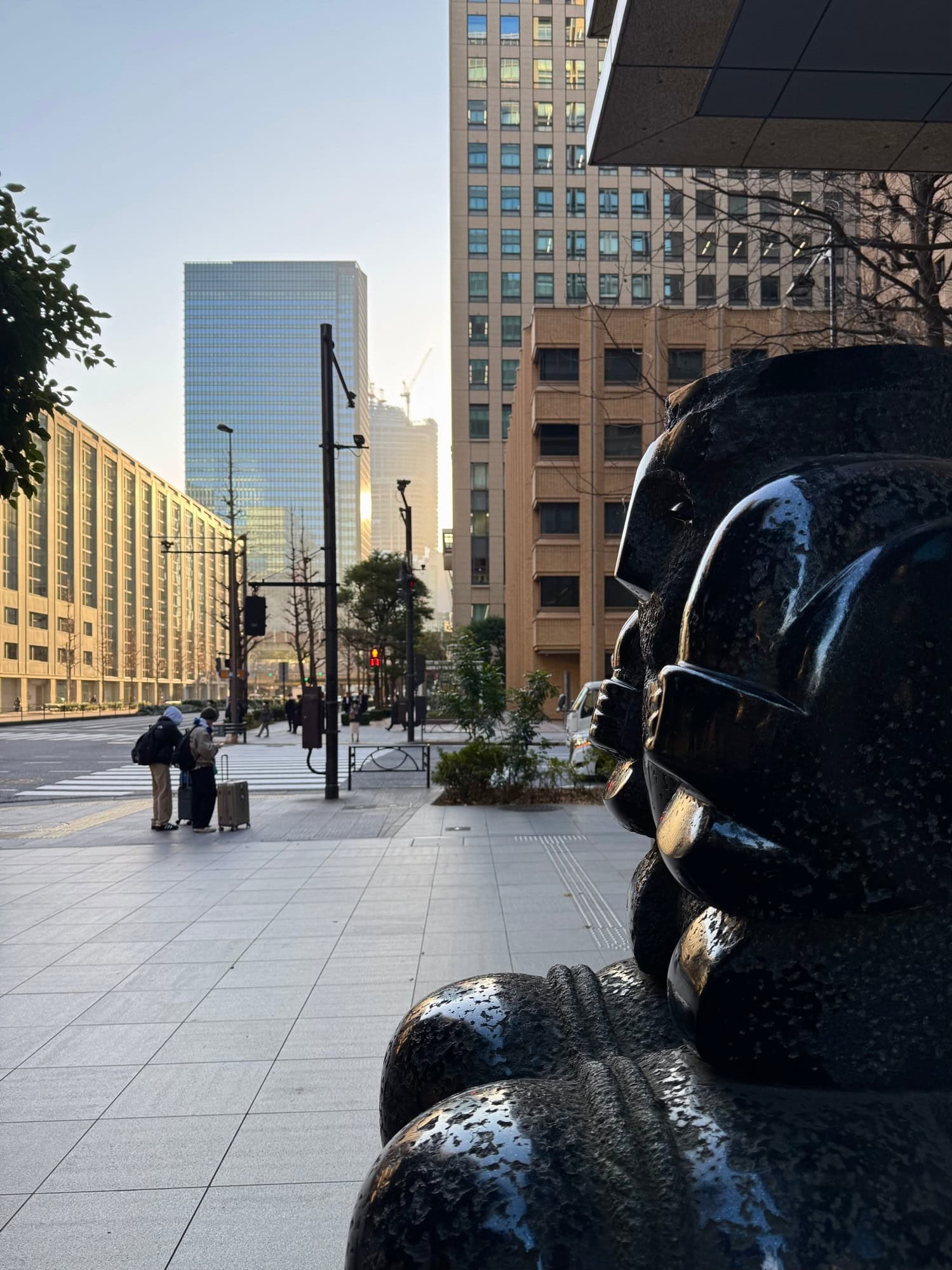 Street scene from an early February morning amidst the high-rise buildings in the Marunouchi district of Tokyo, Japan. © 2025 Norbert Woehnl Photography.