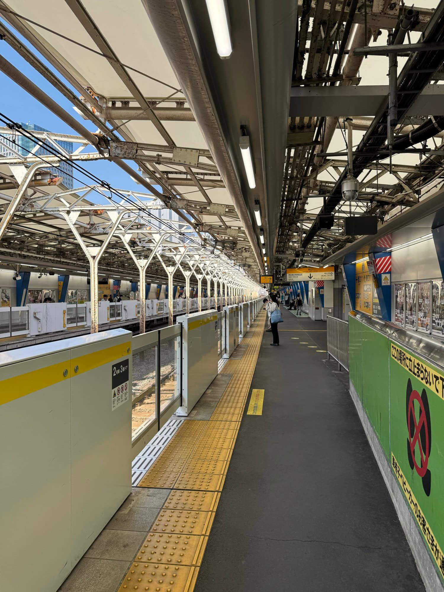 Waiting for the connecting train on the platform of JR Suidobashi Station. © 2025 Norbert Woehnl Photography.