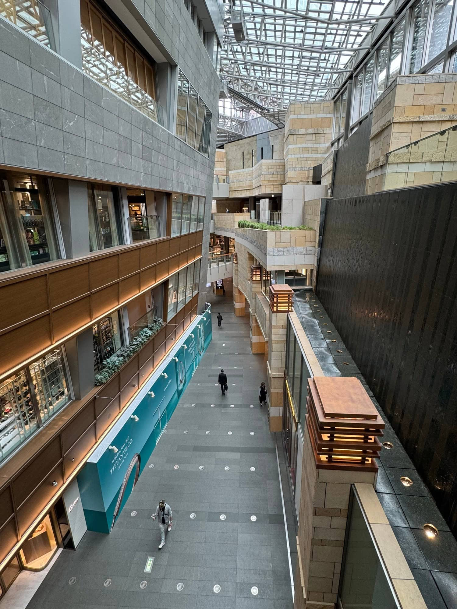 Interior view of the unique architecture at Mori Tower in Roppongi Hills, Tokyo. © 2025 Norbert Woehnl Photography.